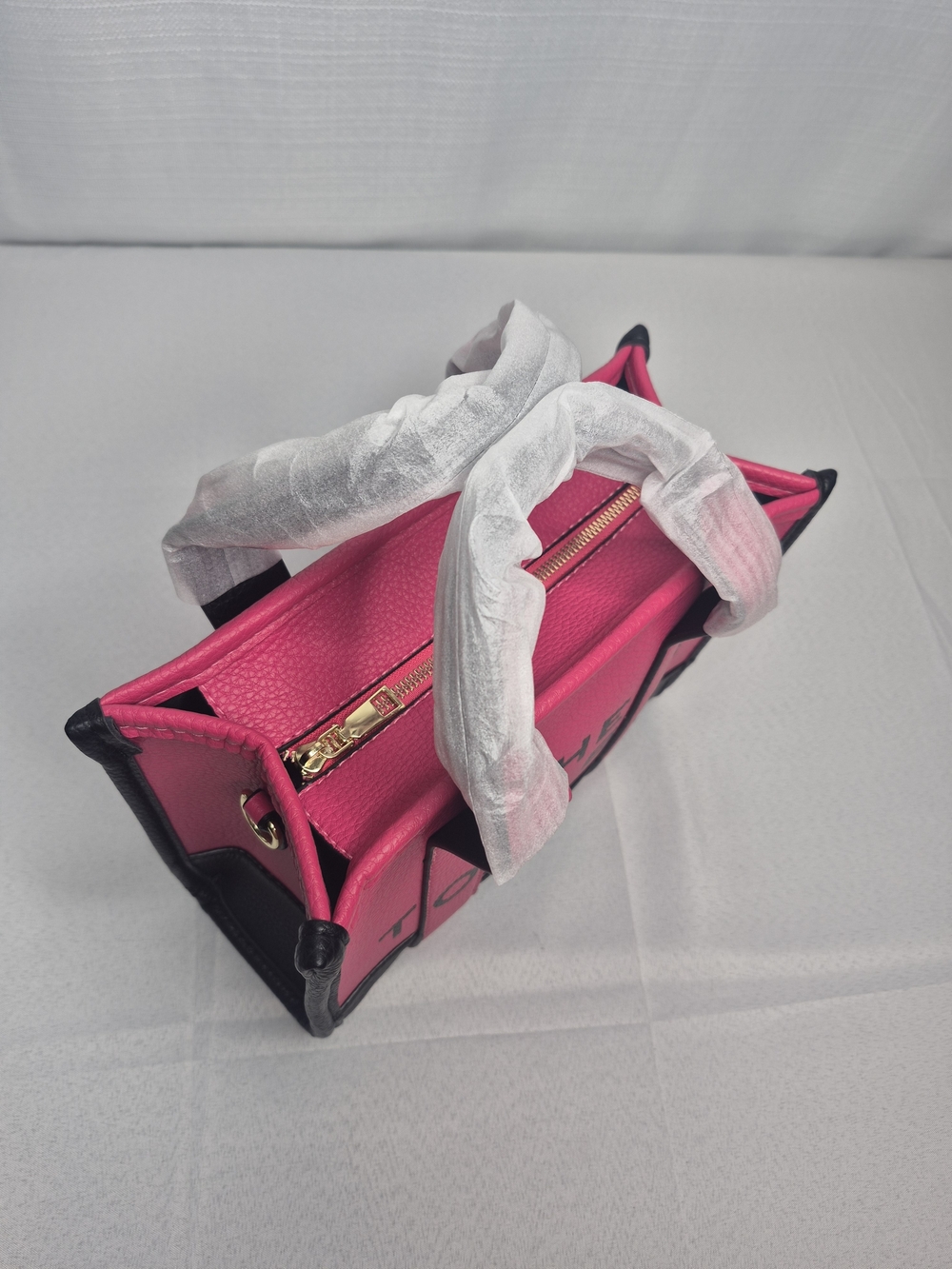 Fashion Pink and Black Women’s Structured Tote Bag NWOT - Picture 9 of 12